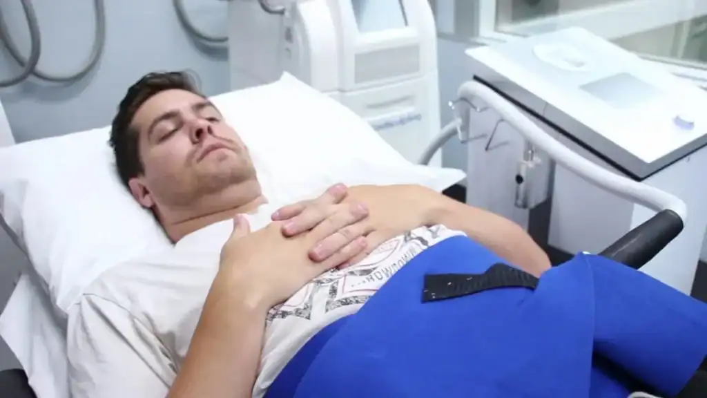 Transforming Bodies: Celebrity Success Stories and the Truth Behind Body Contouring 2 Image of male having body contouring Tetbury treatment